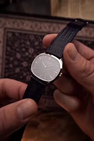 Minimalist Black Strap Wristwatch