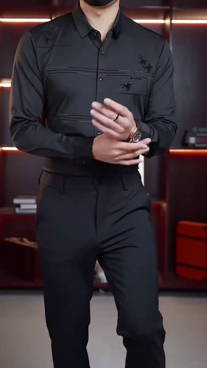 Men Regular Fit Solid Spread Collar Formal Shirt - Image 2