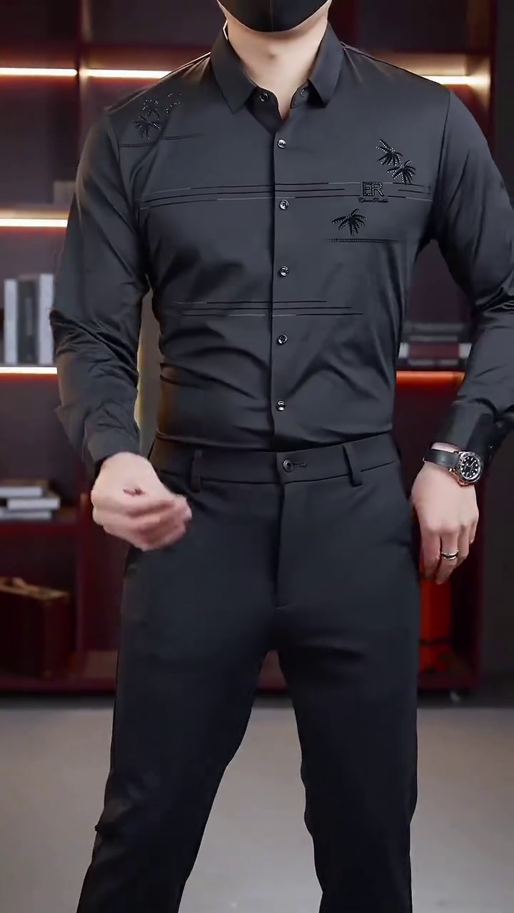 Men Regular Fit Solid Spread Collar Formal Shirt